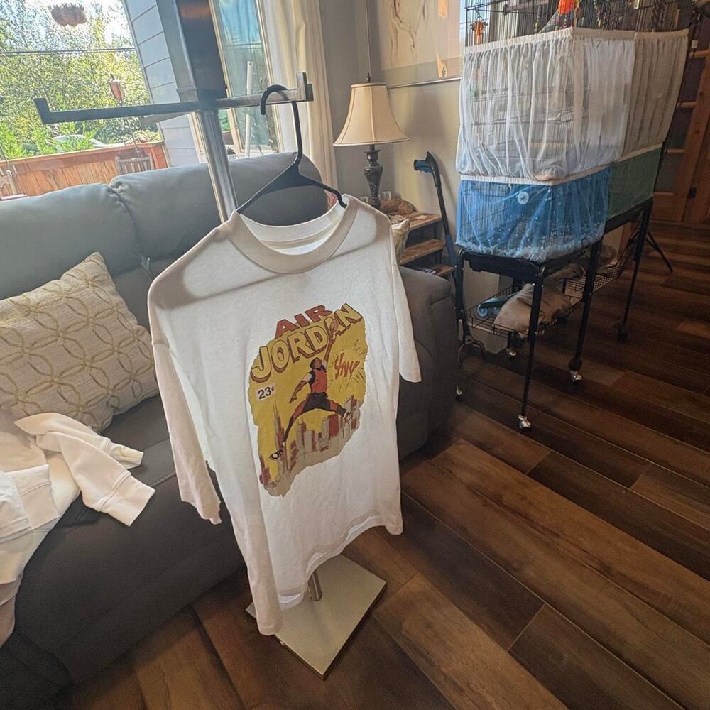 Jordan white t shirt with red